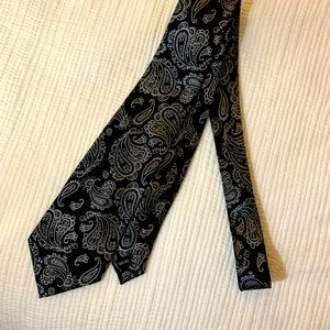 Men’s tie, paisley, black and white. Daniel Craig designer